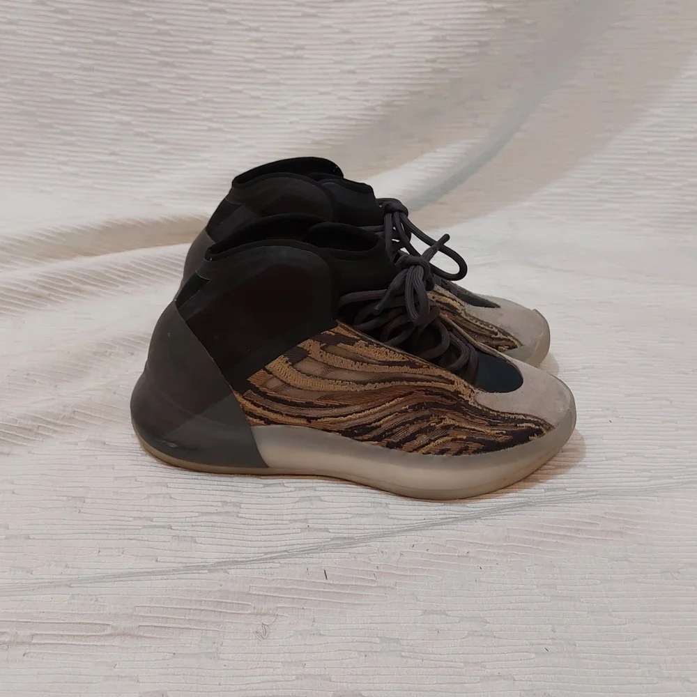 Yeezy bold patterned